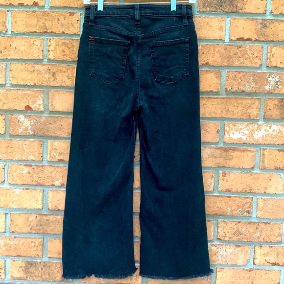 BDG Ultra Wide Leg High Rise Cropped Jeans SIZE 25 Black Raw Edge Sz 2 - Picture 4 of 9